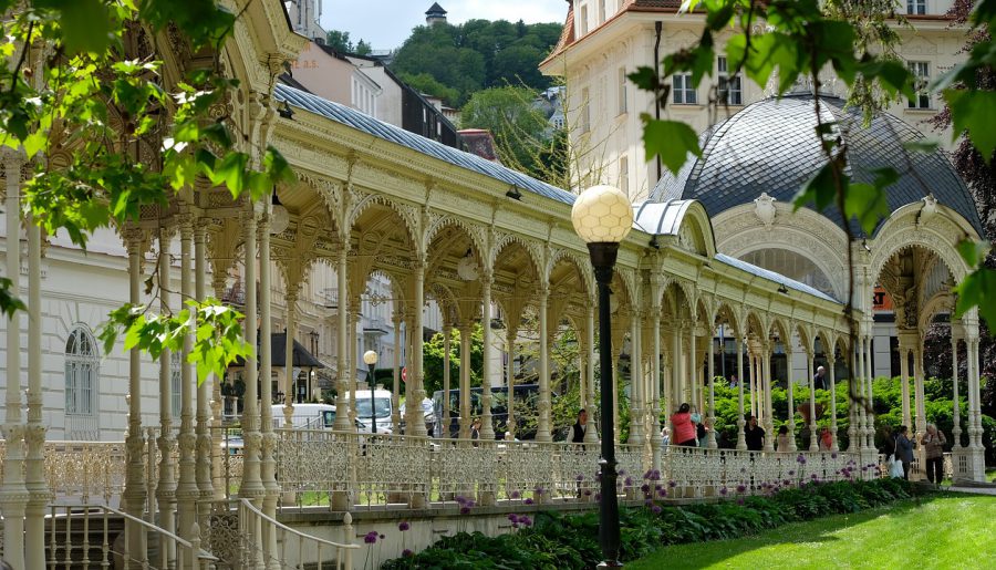 Uno dei colonnati di Karlovy Vary (mio scatto, agosto 2008)