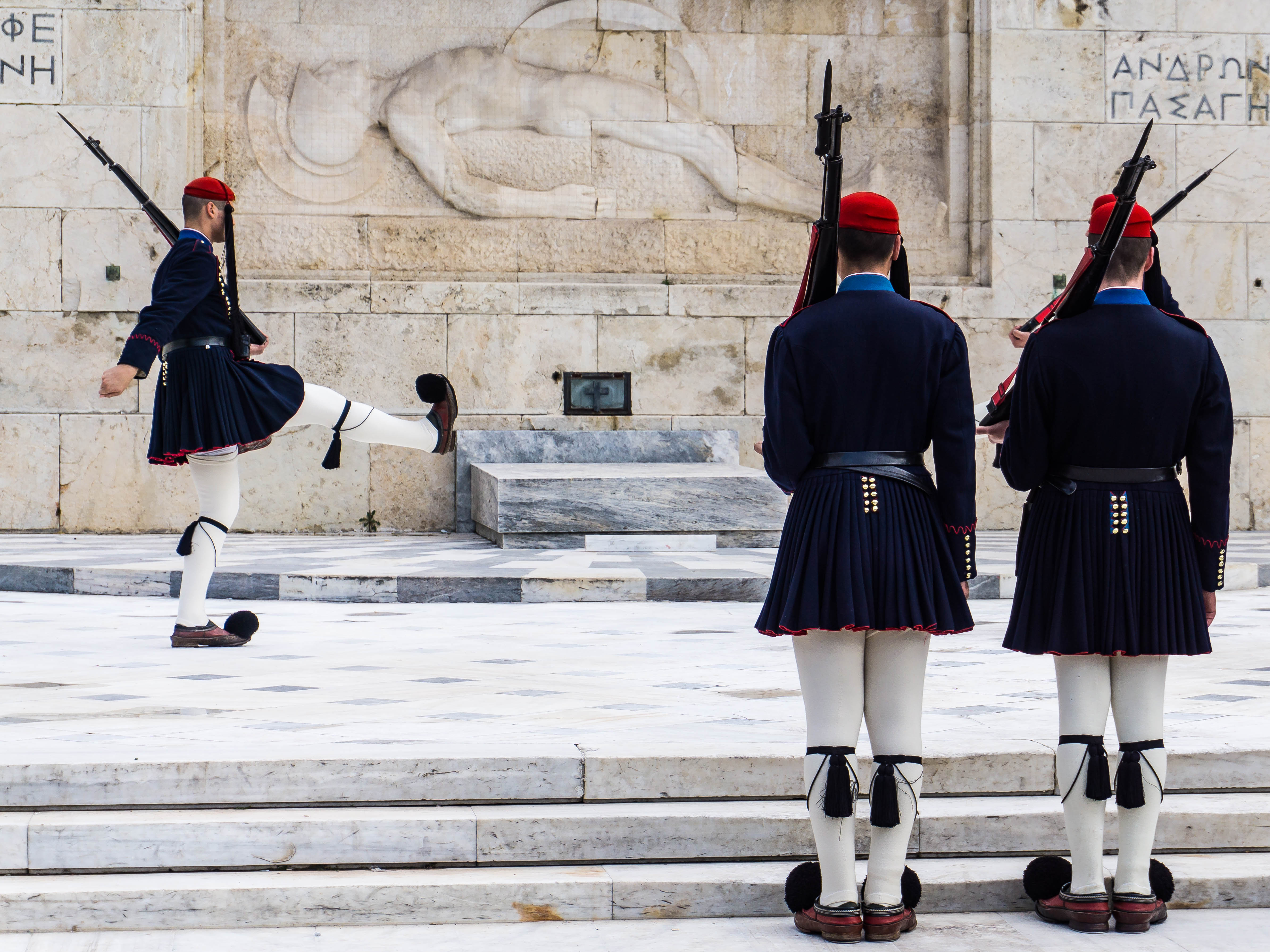 atene cambio della guardia parlamento grecia