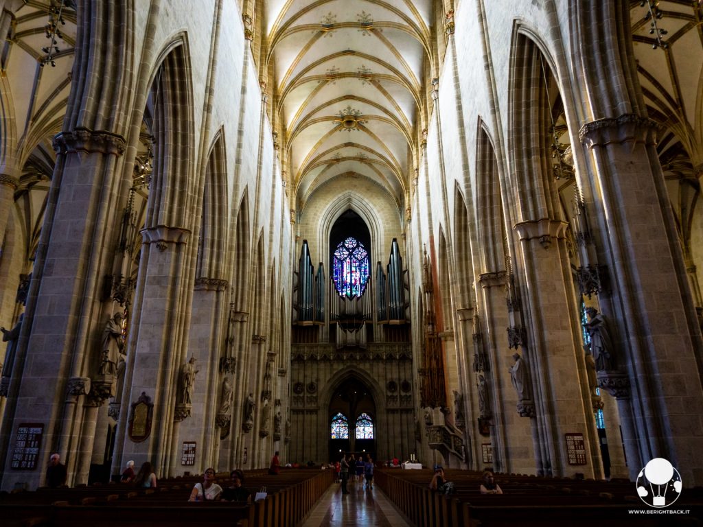 duomo ulma germania navata centrale organo
