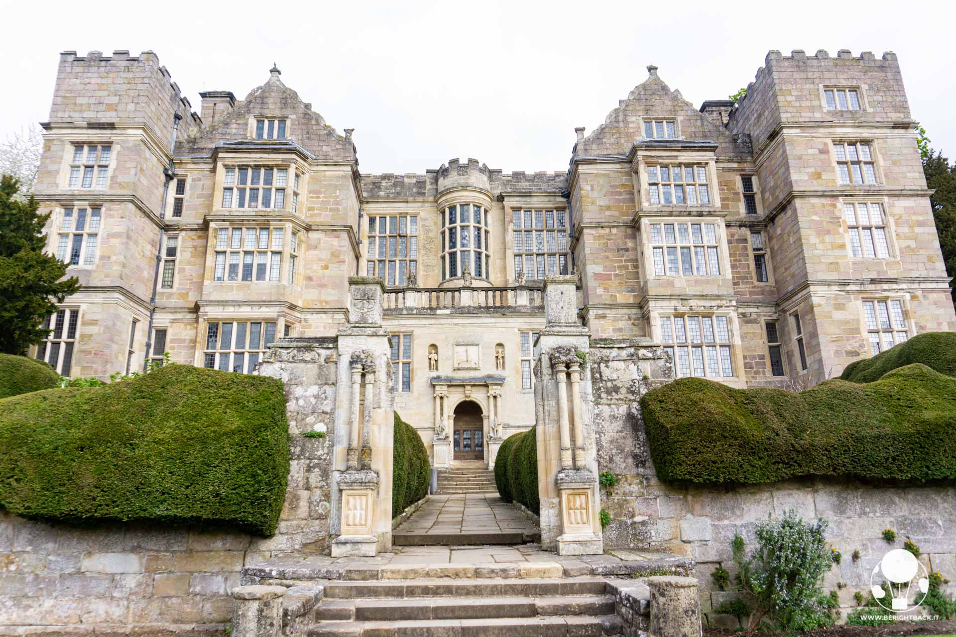 Fountains Hall si trova a pochi passi dalla rinomatissima abbazia di