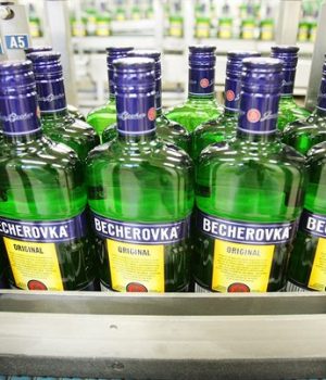 digestivo tipico repubblica ceca becherovka karlovy vary liquore alle erbe