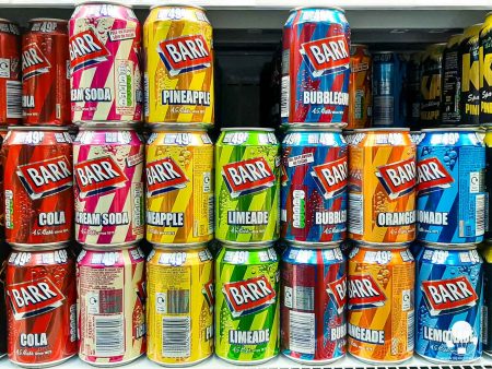Le bibite targate Barr, dai gusti molto discutibili, sono diffusissime e molto amate dagli scozzesi bibite gassate barr gusti cola gelato ananas limonata gomma da masticare lime
