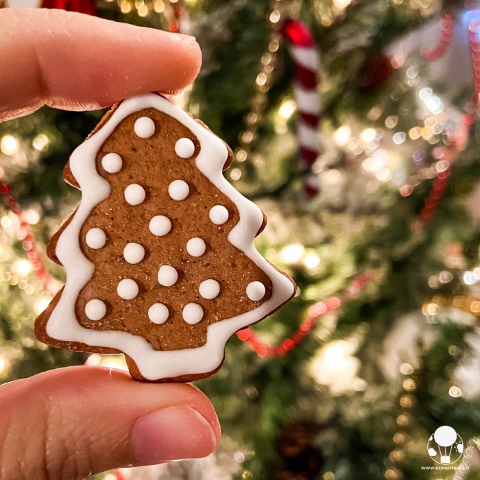 Dolci di Natale cechi, biscotto al pan pepato a forma di albero