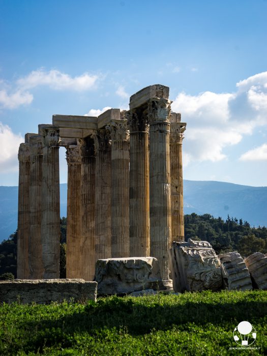 tempio di zeus olimpo atene colonne tempio corinzio zeus olimpio colonna caduta