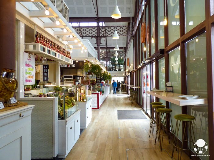 Dove mangiare a Siviglia: i corridoi del moderno mercato Lonja del Barranco dove mangiare siviglia centro mercado lonja del barranco triana