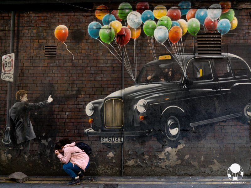 mural trail glasgow taxi palloncini glasgow centro mural trail taxi con palloncini colorati